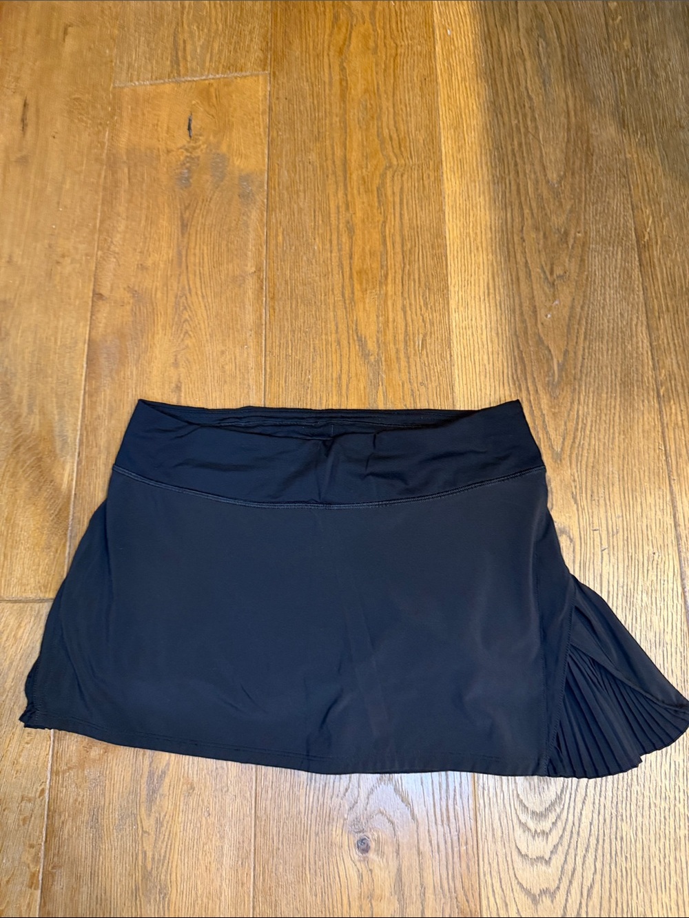 lululemon athletica Black Pleated Side Skort size 8